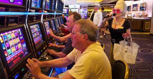 Sảnh game sxmt thu 5 đa dạng với slot và casino trực tuyến
